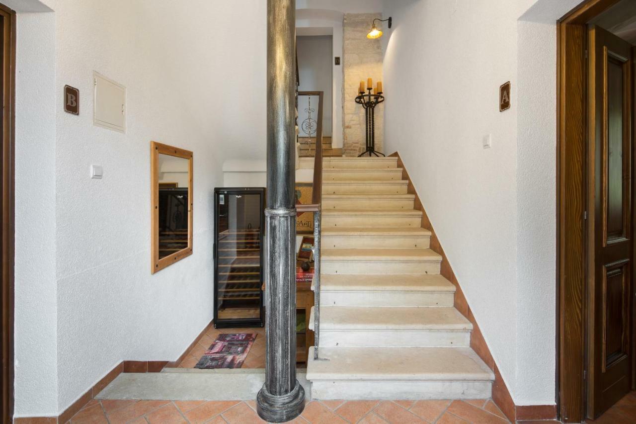 Apartments Bonaparte Poreč Buitenkant foto