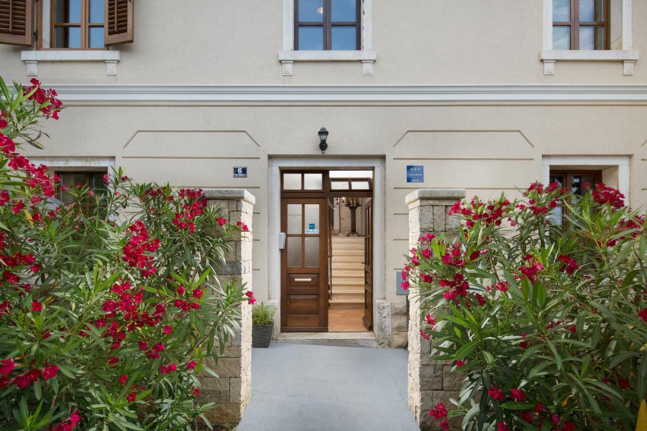 Apartments Bonaparte Poreč Buitenkant foto