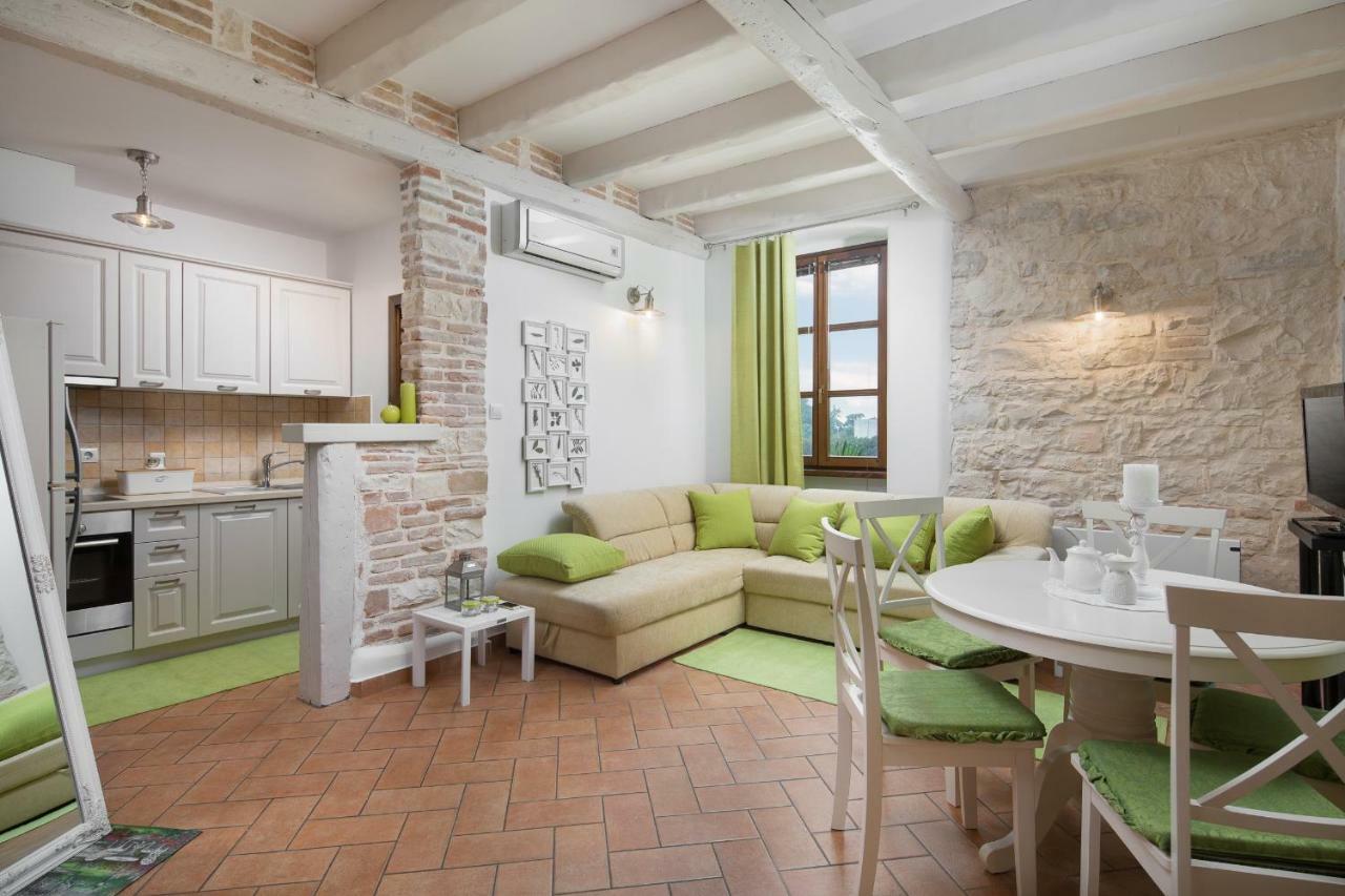 Apartments Bonaparte Poreč Buitenkant foto