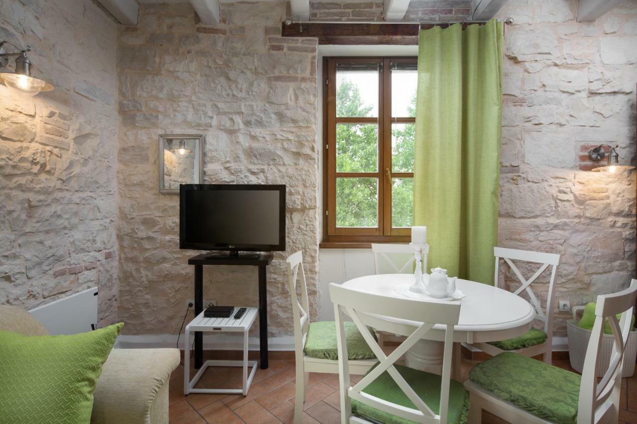 Apartments Bonaparte Poreč Buitenkant foto