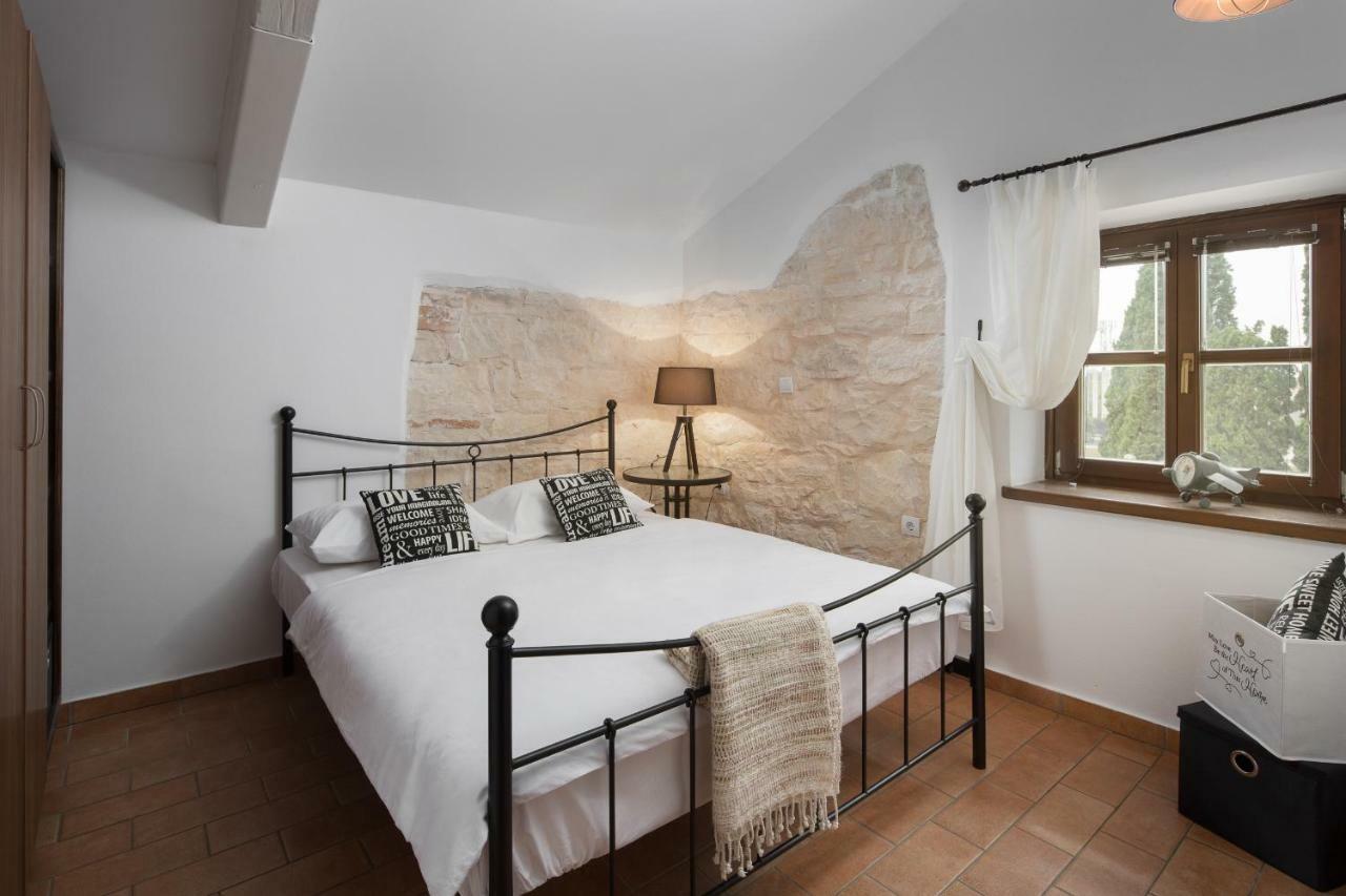 Apartments Bonaparte Poreč Buitenkant foto